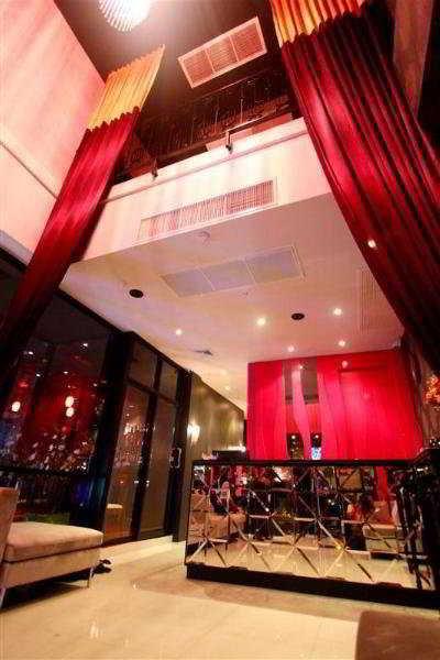 Glitz Khách sạn