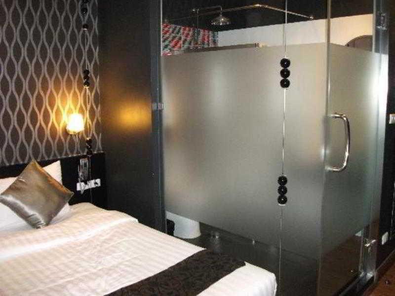 Glitz Khách sạn 3*