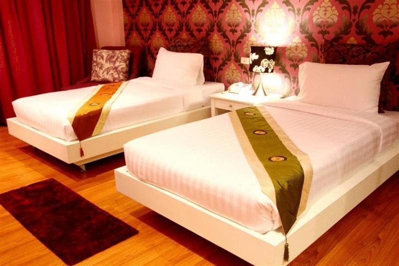 Glitz Khách sạn 3*